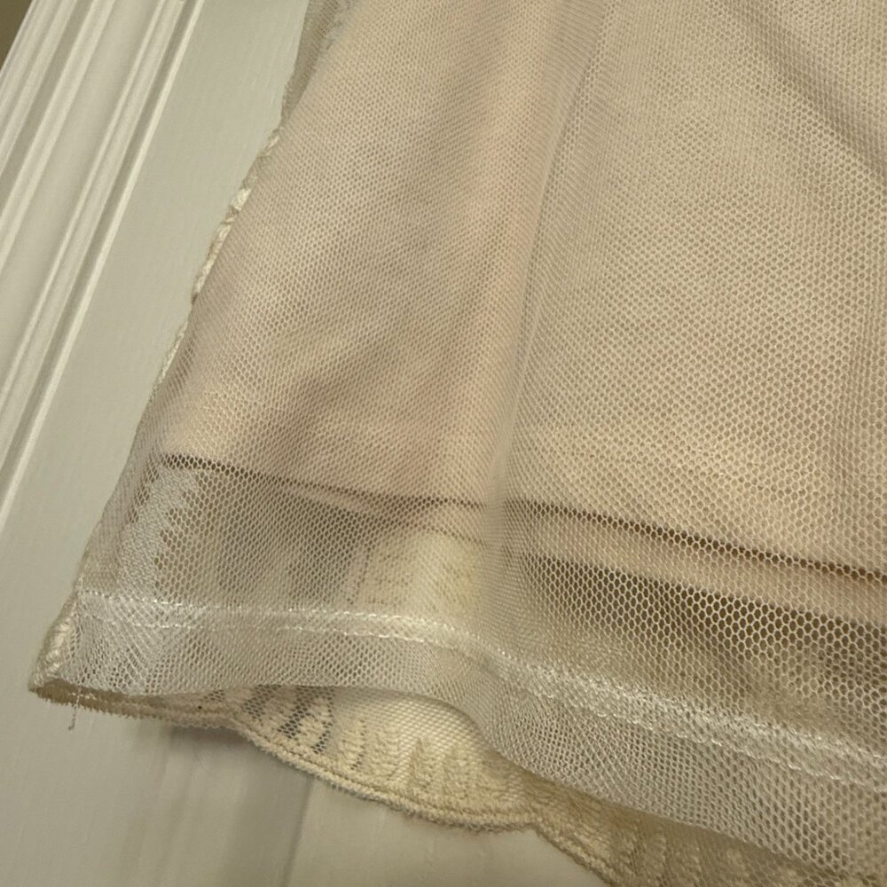 Flower Lace/Mesh Blouse - Picture 6 of 6